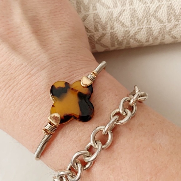 Tortoise Shell Clover Cuff Bracelet - Picture 2 of 7
